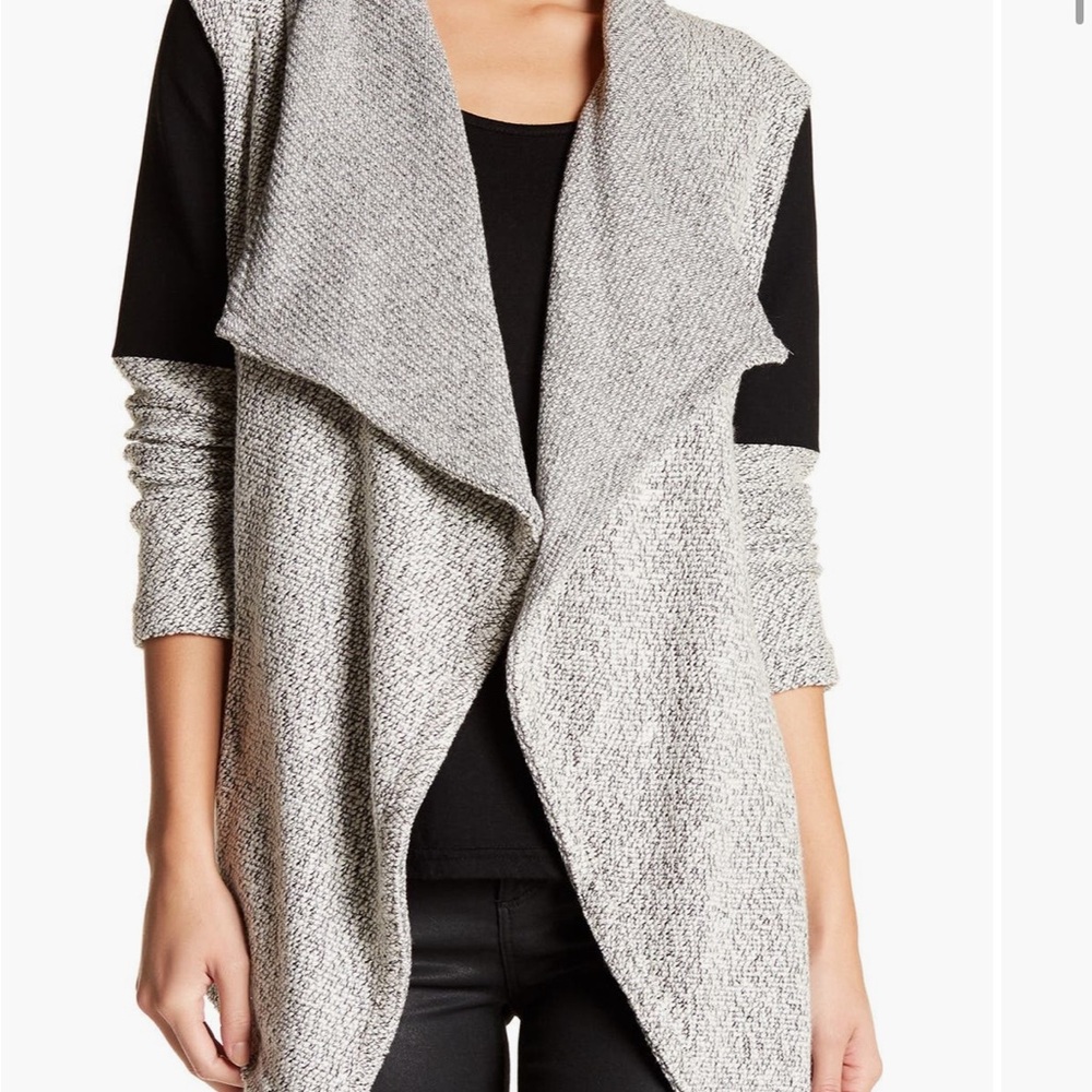 Women's Black and Gray Sweater from Nordstrom - Picture 3 of 3